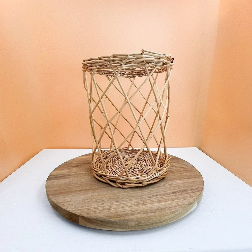 Vintage Wicker Hurricane Vase: Rustic Shelf Decor‎